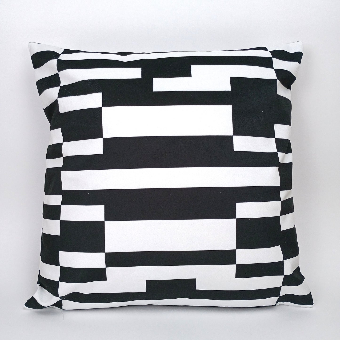 Straight lines-Black